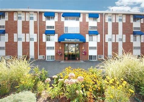 hoteles cerca de suffolk university